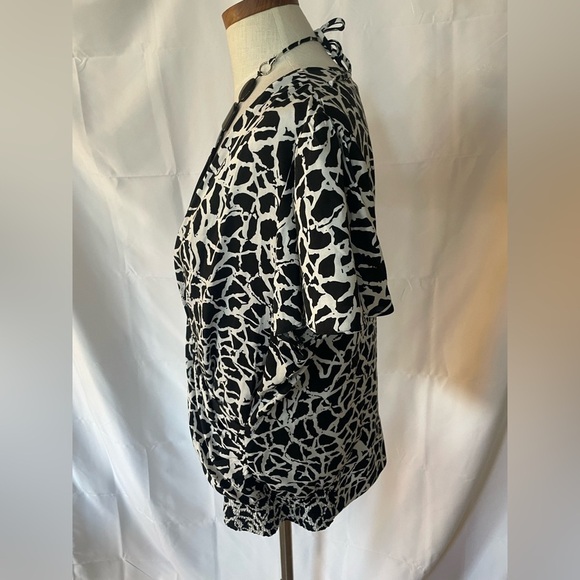 Stylish Black and White Women's Top size XL Dessbarn - Picture 5 of 7